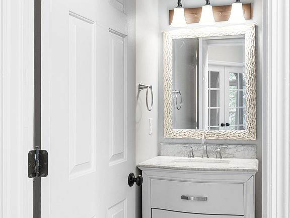 5th image of 355 Springhouse Cir