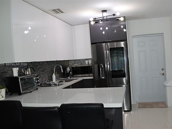 4th image of 6506 SW 20th St