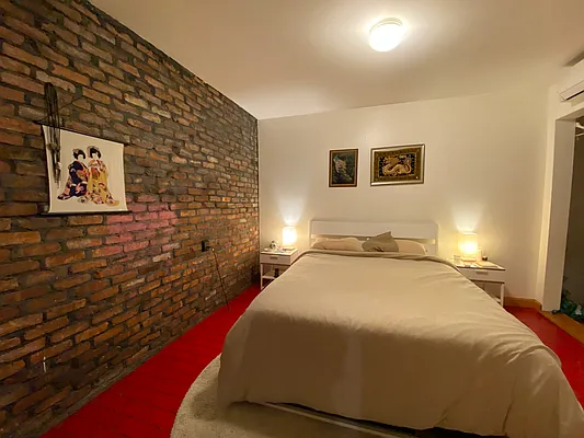 Rented by The InHouse Group | media 32