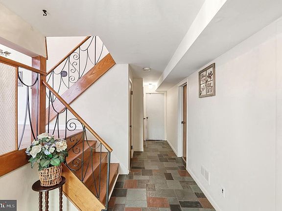 5th image of 123 Pocasset Rd