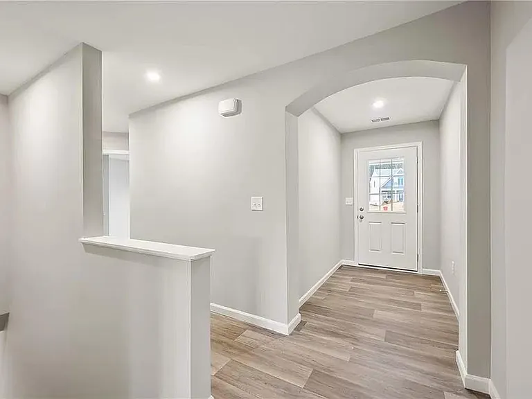 335 Port Way — Photo 7