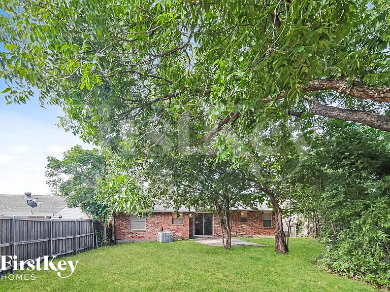2029 Willow Ln — Photo 18