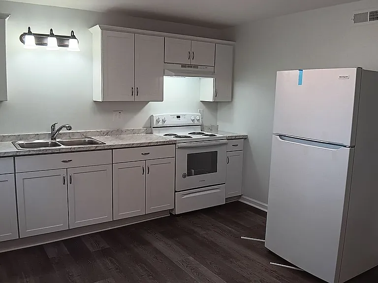 130 East St #1 — Photo 17