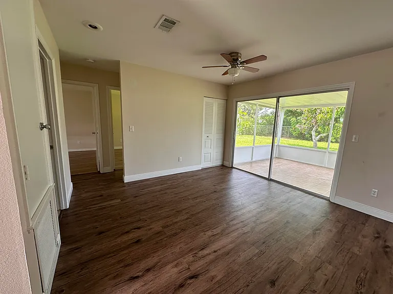 1331 SE Mohave St — Photo 3