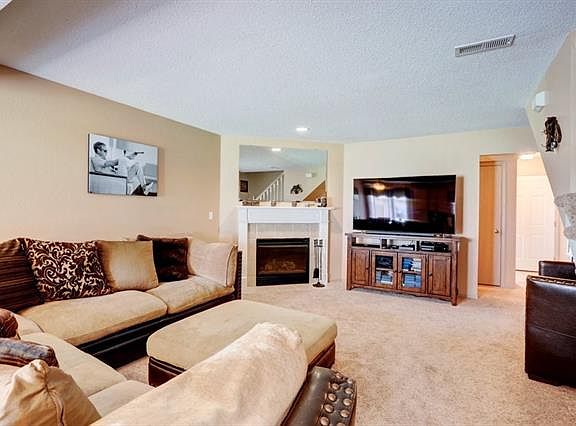 3rd image of 1345 SE Broadway Cir