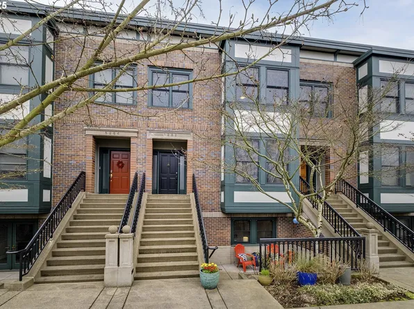 6282 NE Brighton St, Hillsboro, OR 97124