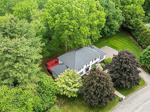 2nd image of 4 Skyview Dr