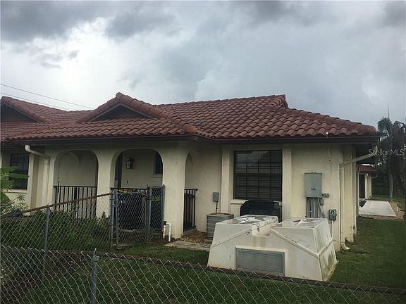 2nd image of 2732 Magdalina Dr Unit E