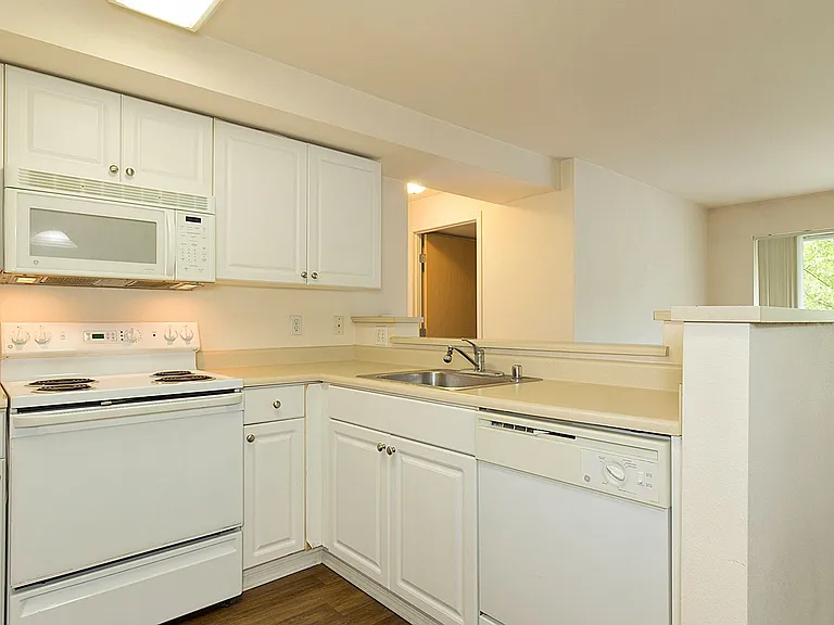 Pickering Place Apartments — Photo 16