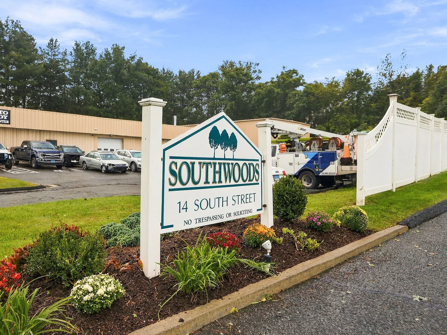 2 bed, 1.5 bath, 1410 sqft, $2,800 — Photo 1
