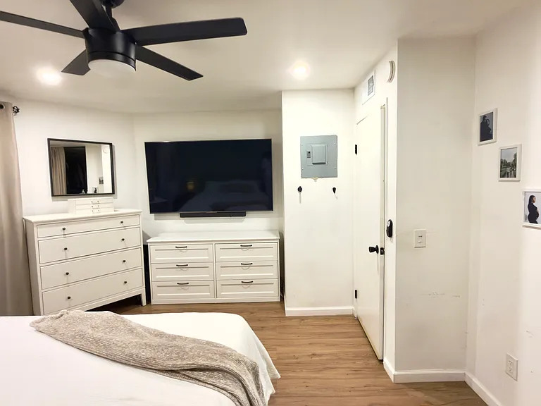 7334 Quill Dr — Photo 10