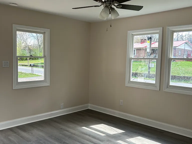 2913 Brooks Ave — Photo 6