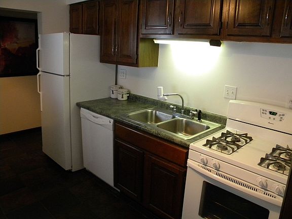 4th image of 9065 Charles Ct