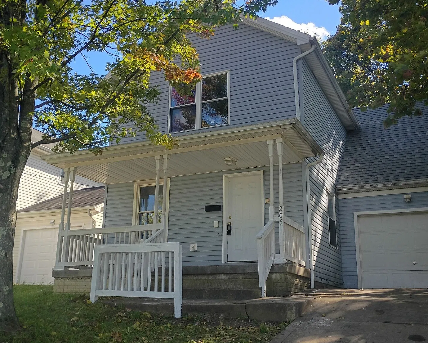 4 bed, 1.5 bath, 1656 sqft, $1,195 — Photo 1