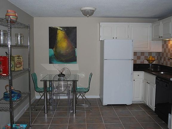 3rd image of 145 Essex Ave APT 607