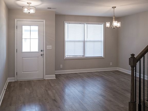4th image of 2409 Bucklin Dr