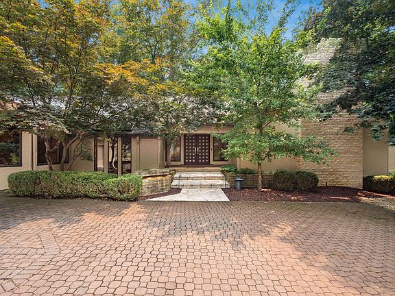 3rd image of 8483 Torwoodlee Ct