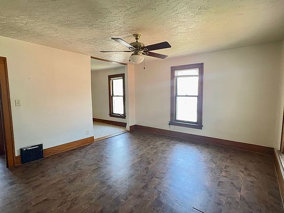 4th image of 1118 Garfield St