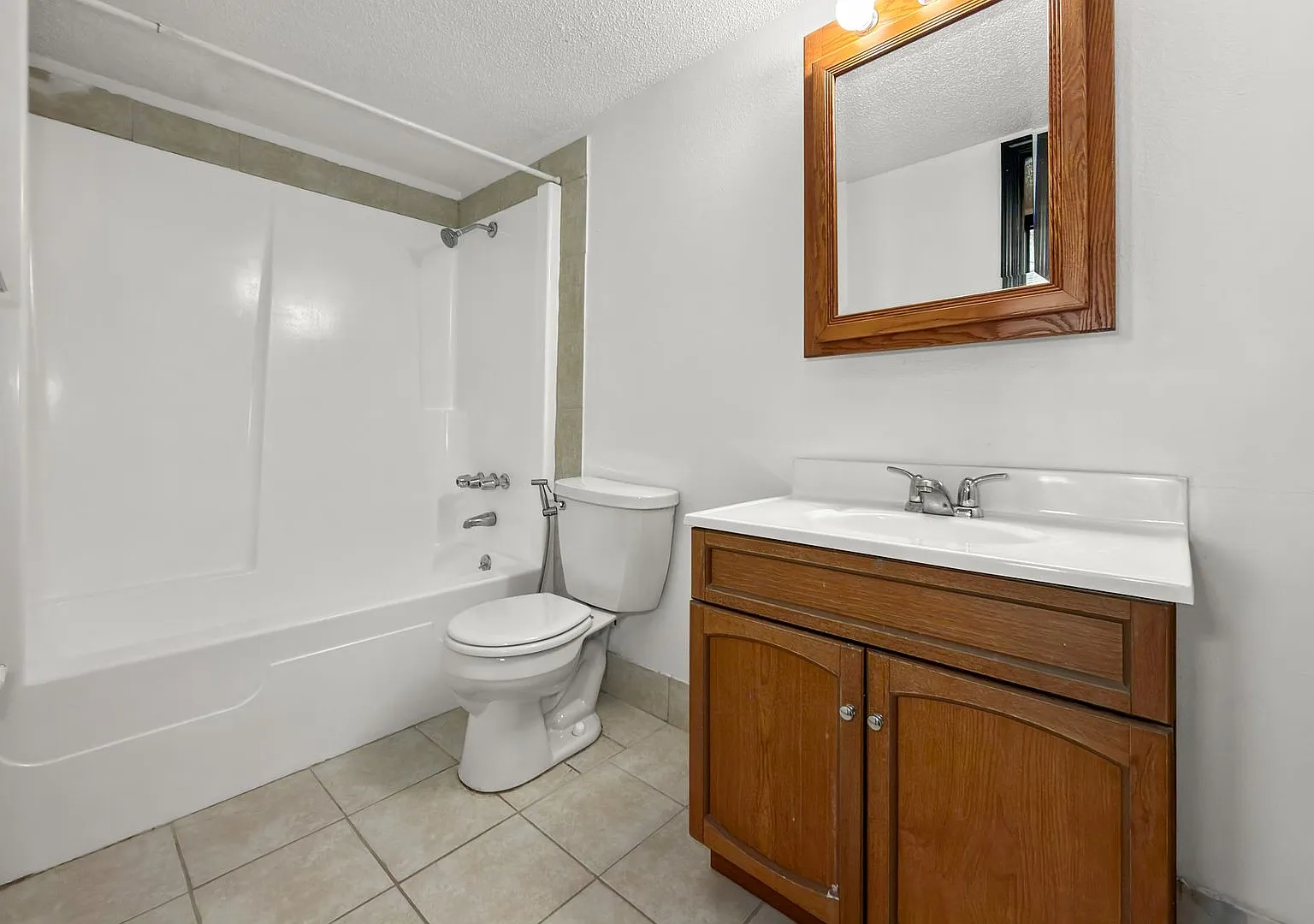 1210 SE Belmont Drive — Photo 3