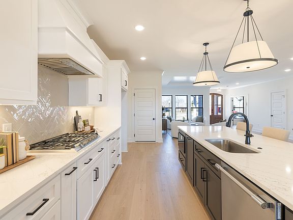 3rd image of 1004 Pheasant Run Ct