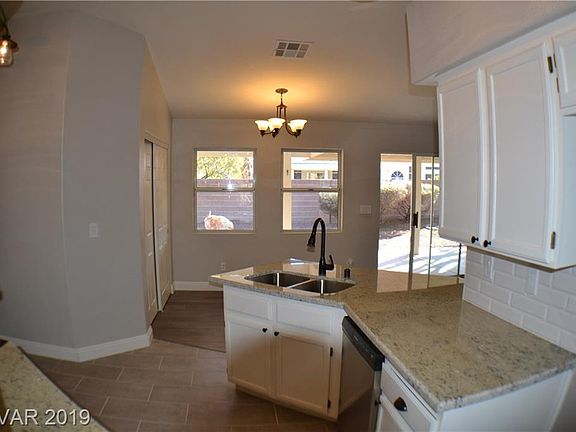 5th image of 6021 W El Campo Grande Ave