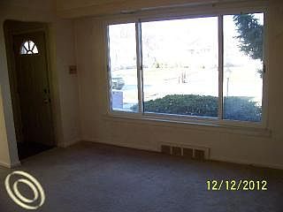 5th image of 30945 Sheridan St