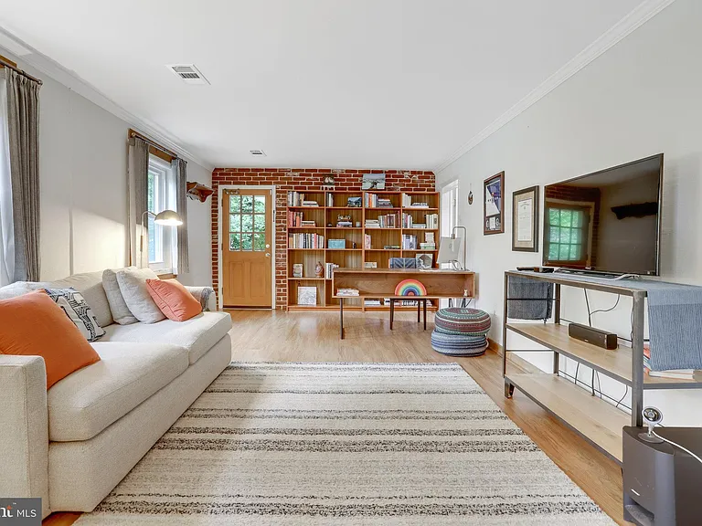 8805 Menard Ct — Photo 20