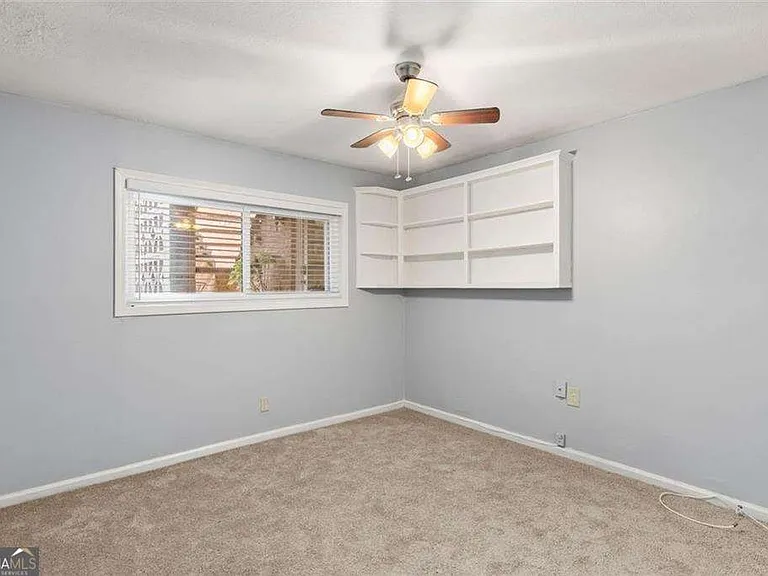 1822 N Rock Spgs NE #7 — Photo 13