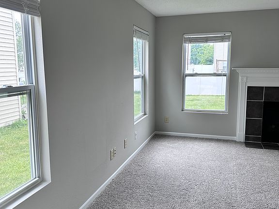 4th image of 15162 Beam St