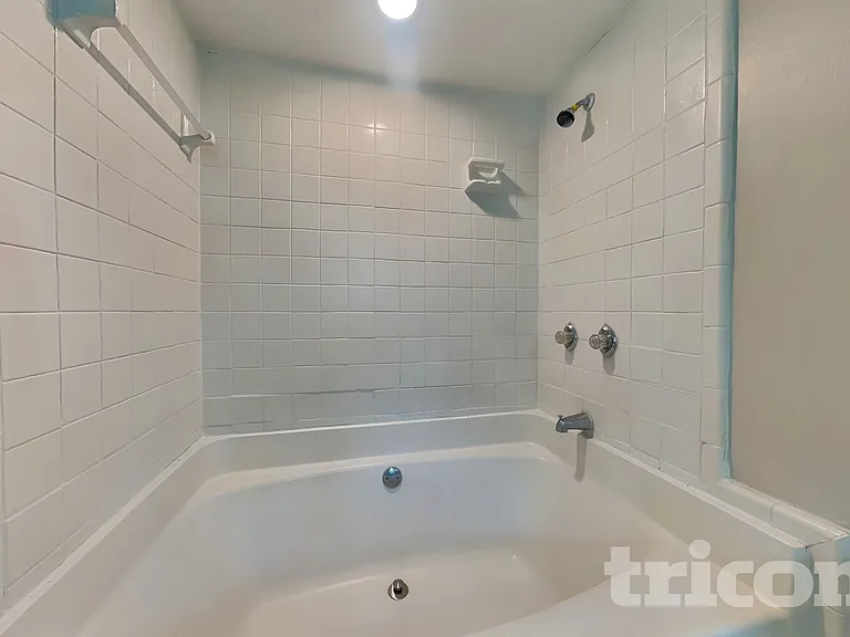 515 Westbridge Dr — Photo 9