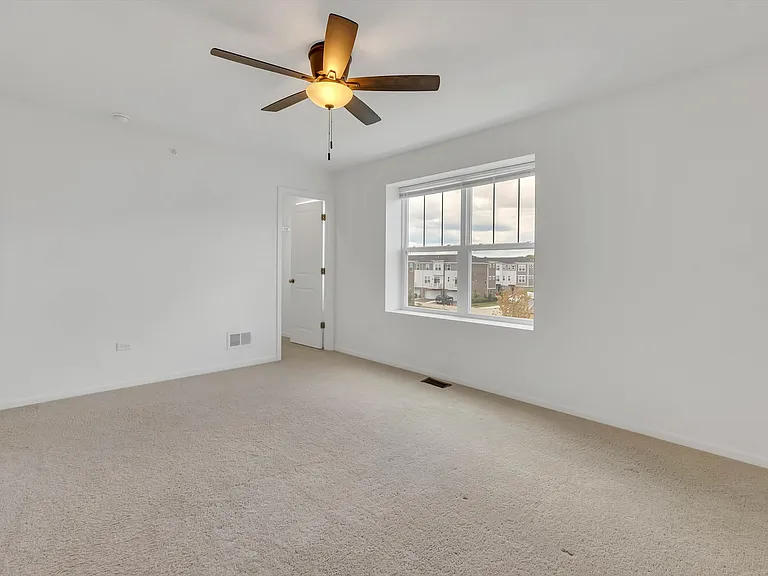 1078 Bogart St — Photo 16