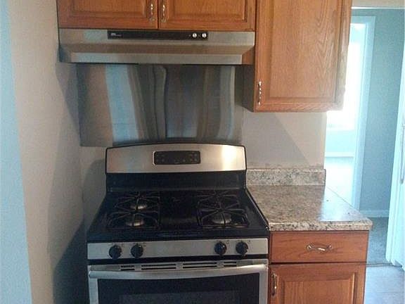 3rd image of 3244 Dahlia Dr