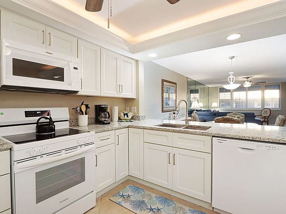 4th image of 979 E Gulf Dr Unit 114