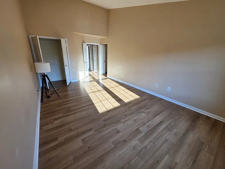 10952 Bloomingdale Dr — Photo 16