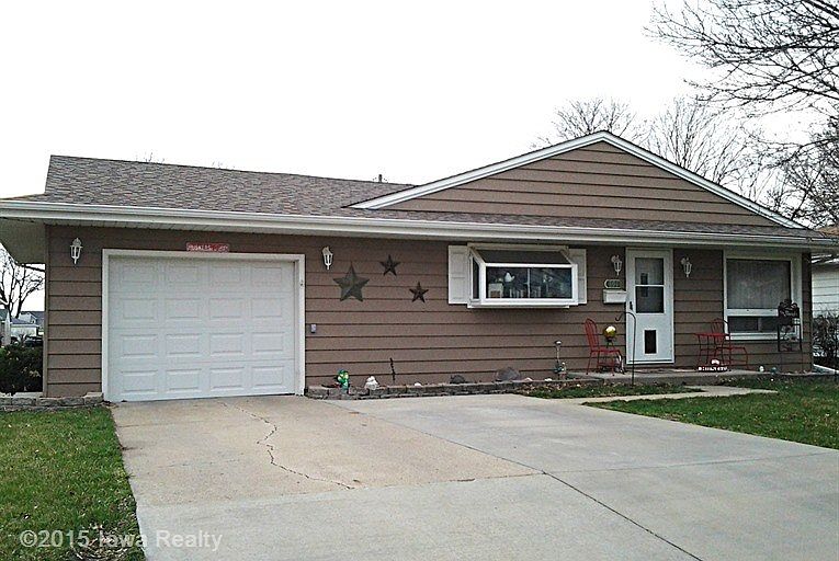 1st image of 806 Carle St