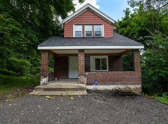 2nd image of 8610 Pershing St