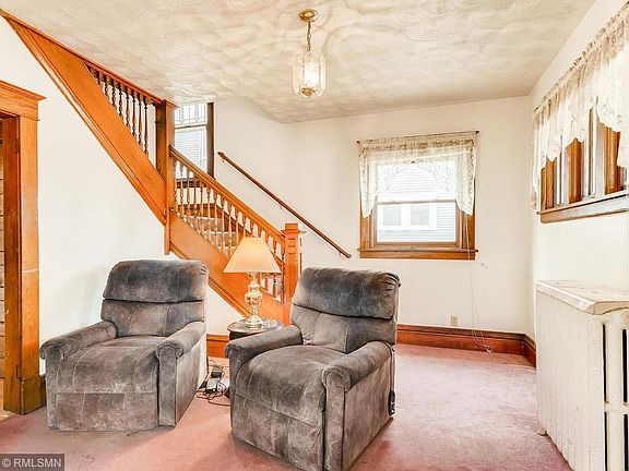 2nd image of 1056 Hague Ave