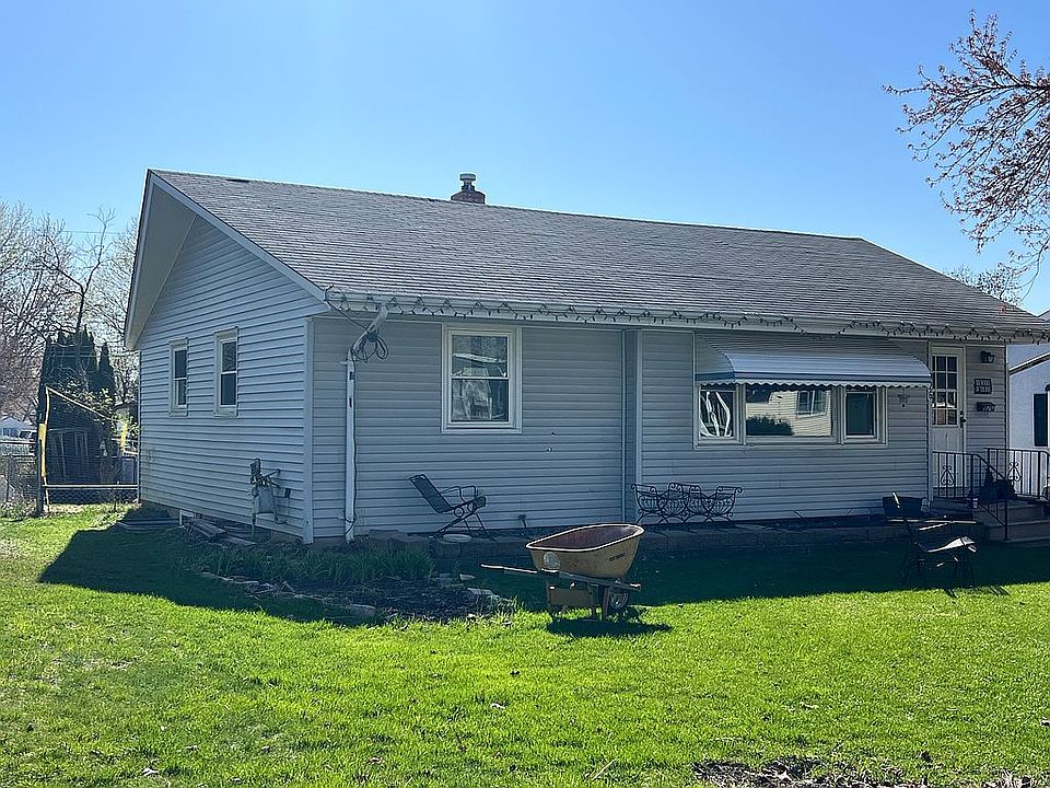 2nd image of 926 Logan Ln