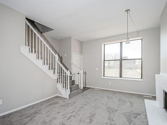 3rd image of 1524 Deer St