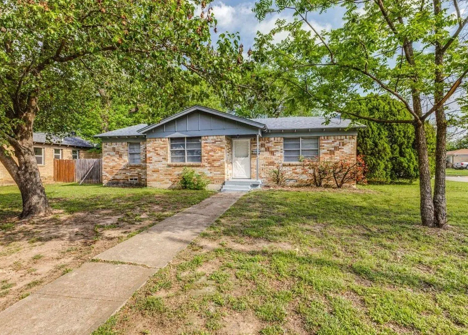 4 bed, 1400 sqft, $1,900 — Photo 1