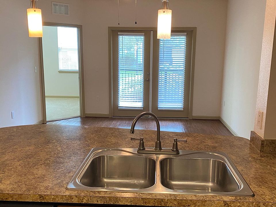 1st image of 9521 Sunbelt St