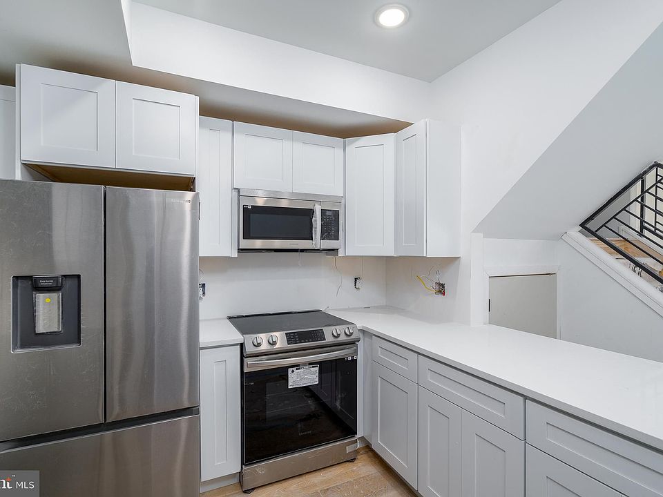1st image of 1729 Francis St #3