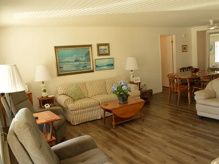 505 Tucker Ave — Photo 9