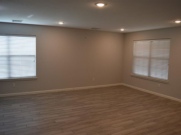 5th image of 15510 Liberty Bluff Dr