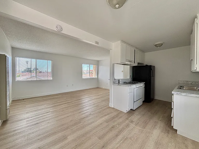 1401 W 169th St #21 — Photo 1