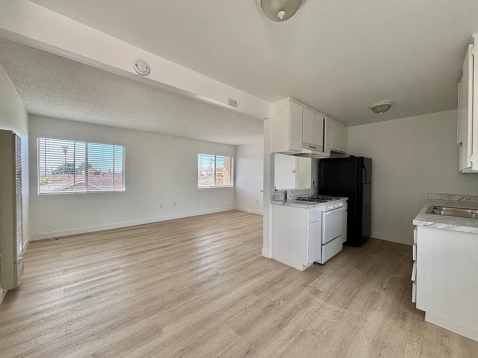 1401 W 169th St #21