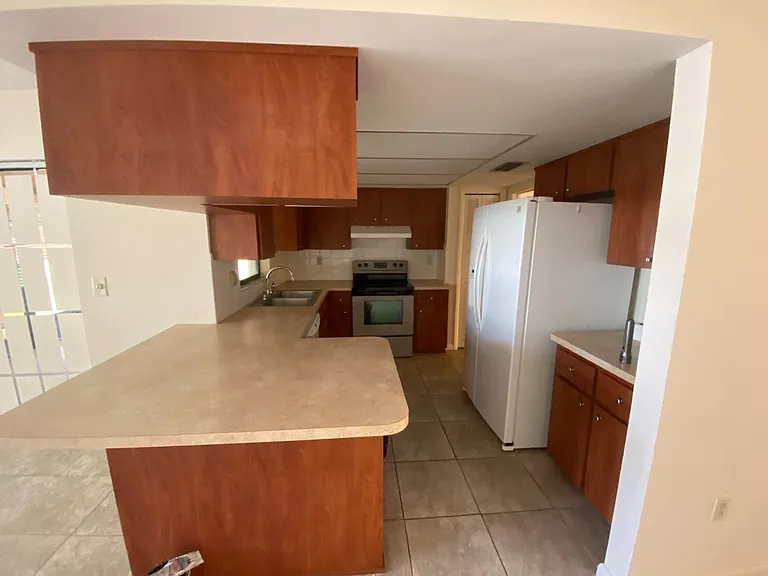 1332 Bentley Ave — Photo 16