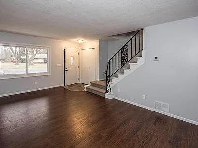 1 bed, 1.5 bath, 1600 sqft, $650 — Photo 2
