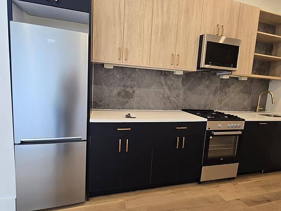 2nd image of 50 Grace St #3R