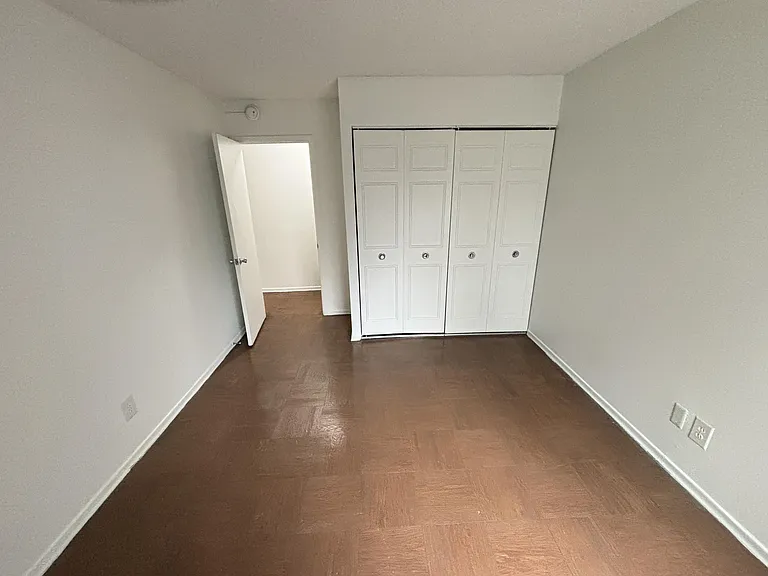 Brent Place — Photo 8
